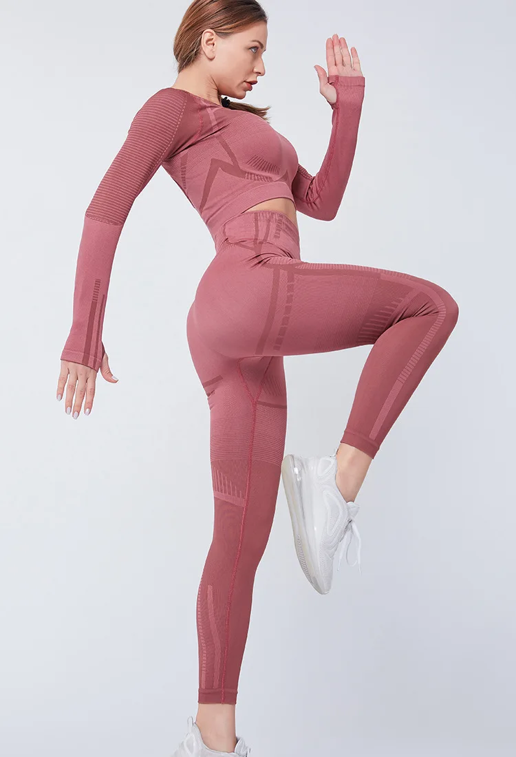 Комплект Спортивный женский из топа с длинным рукавом и леггинсов для занятий