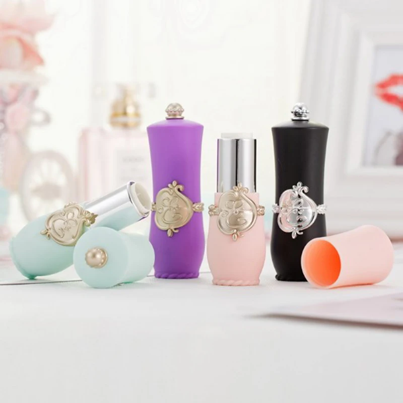 

1pcs Empty Lipstick Tube Palace Style DIY Lip Balm Stick Refillable Bottle Container Makeup Tools Accessories Women Beauty