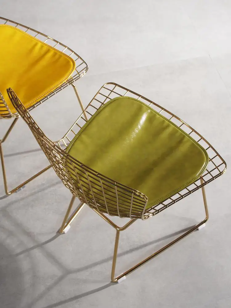 Металлическое кресло для макияжа с открытой спинкой| |