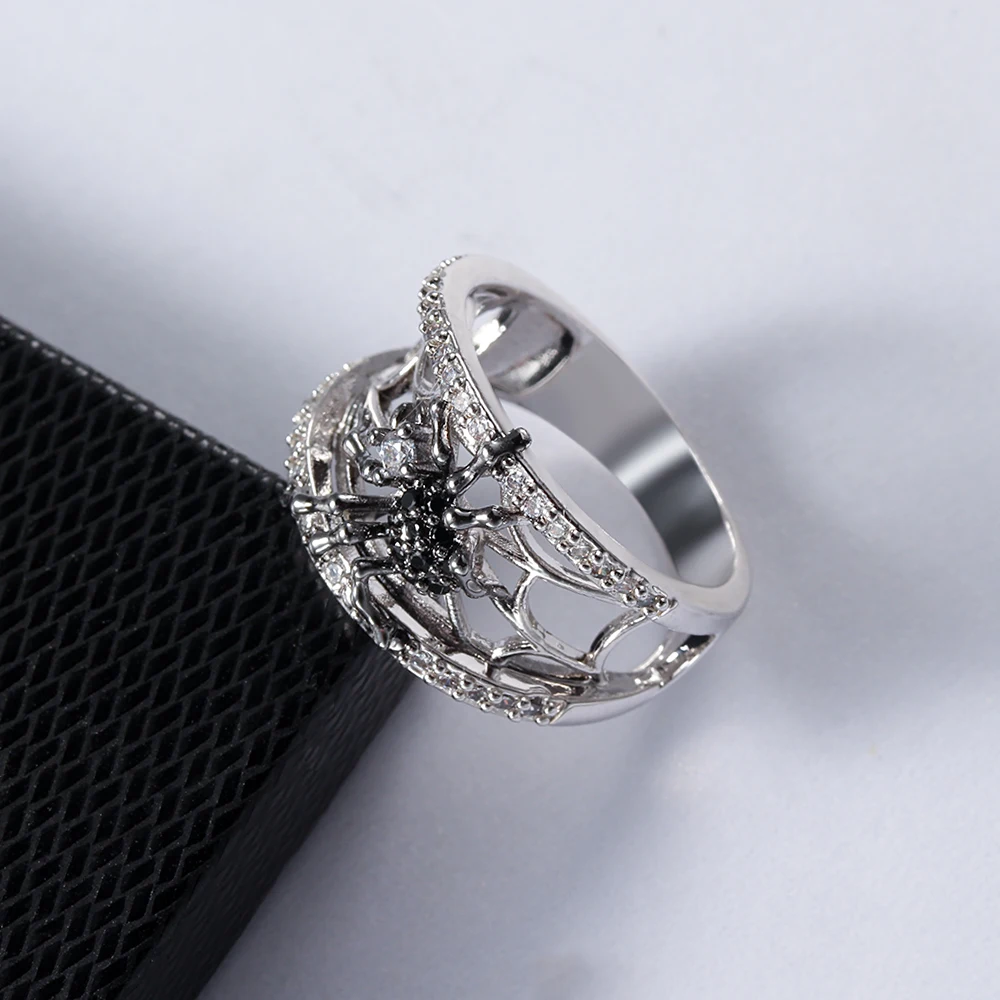 Женское креативное кольцо со стереоскопическим черным цирконием в виде паука