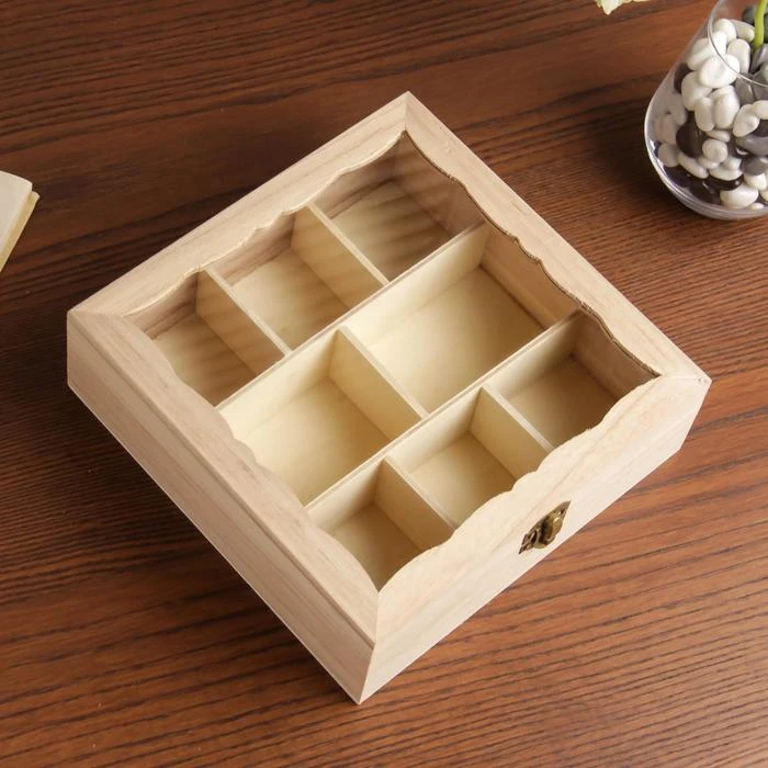 Шкатулка для мелочей со стеклянной вставкой росписи