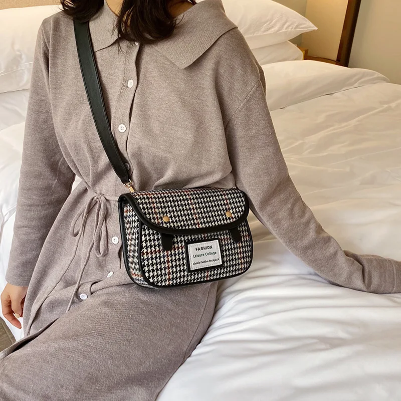 Женская качественная кожаная сумка через плечо маленькая с клапаном сумки