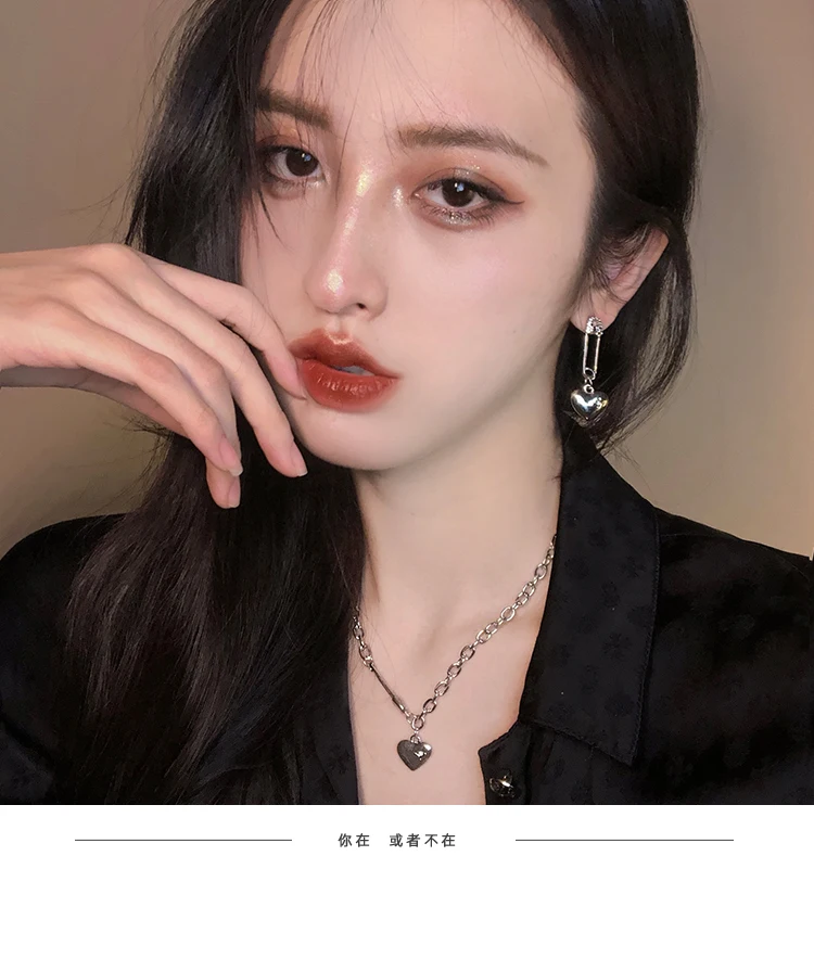 

Metal Heart Necklace 2020 New Women's Light Luxury Minority Design Clavicle Long Sweater Chain Jewelry