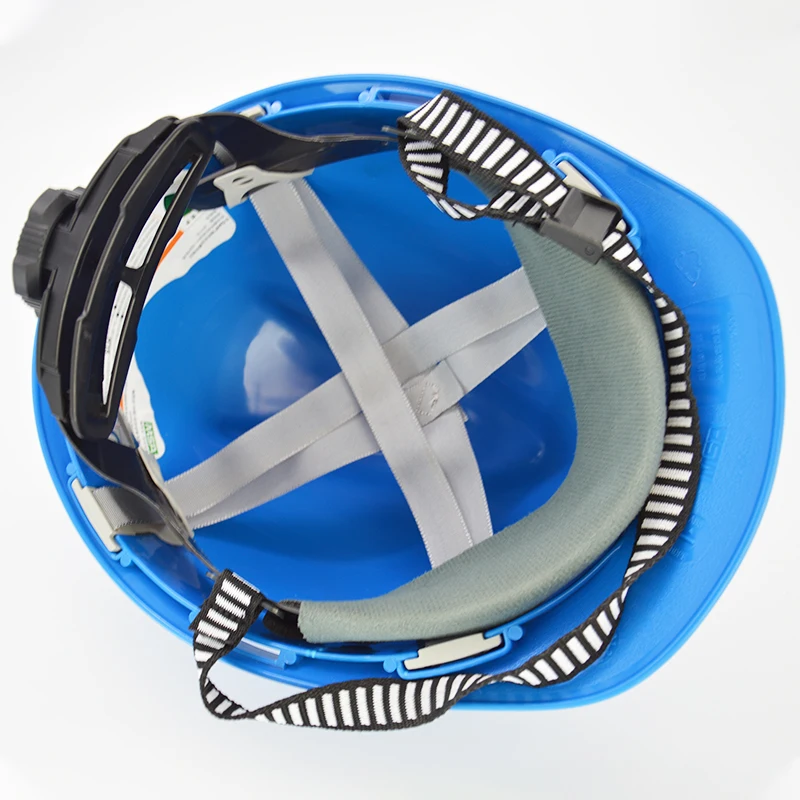 Регулируемый головной убор с V-образным креплением для защиты шлема от