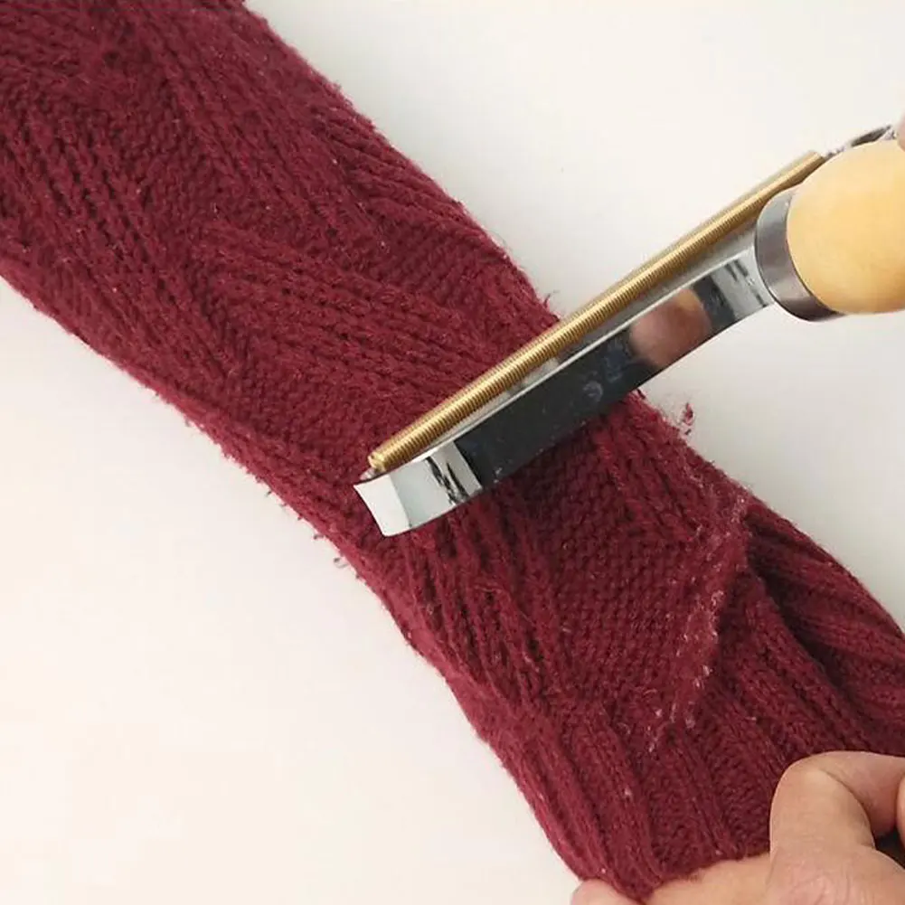 

1PC Portable Lint Remover Clothes Fuzz Fabric Shaver Brush Tool Power-Free Fluff Removing Roller for Sweater Woven Coat