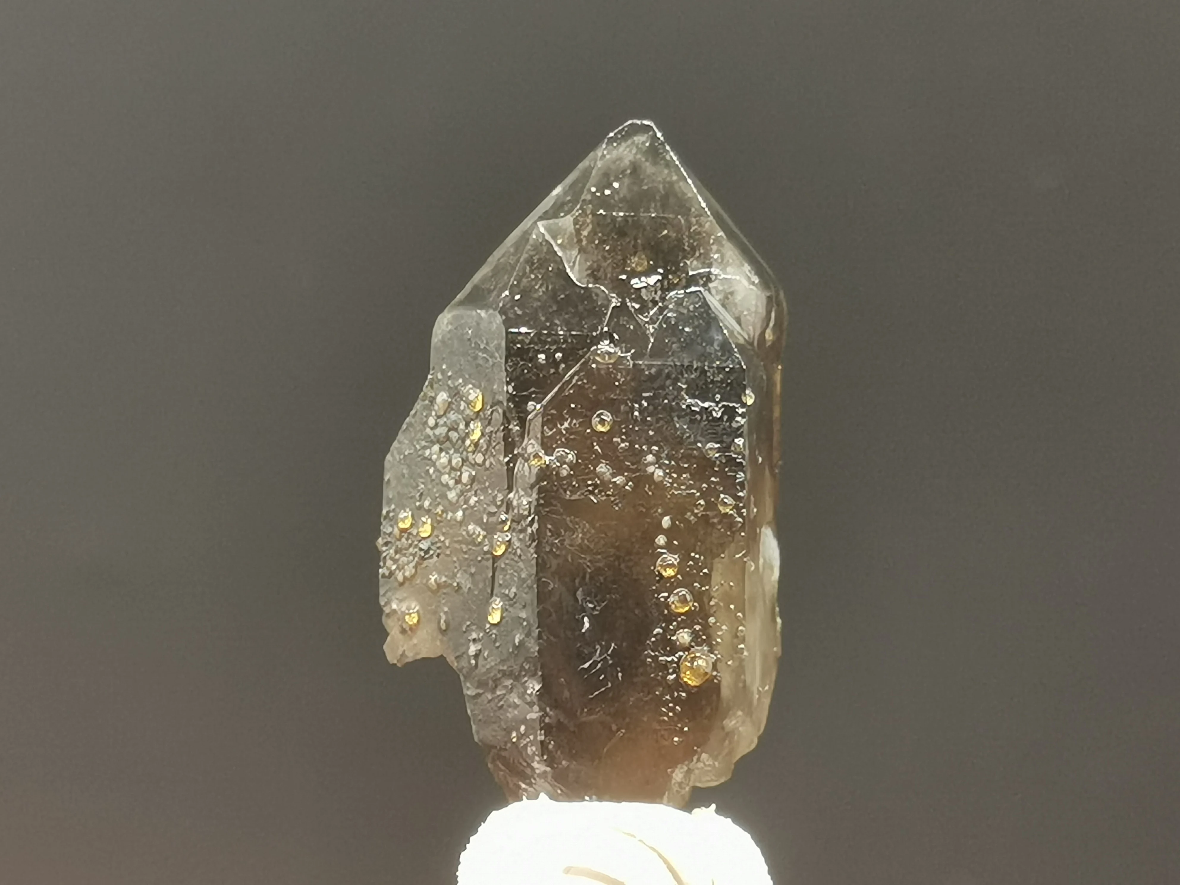 

10.3g.Natural crystal pillar crystal garnet quartz decorated hexagonal point geomantic aura energy healing mineral specimen