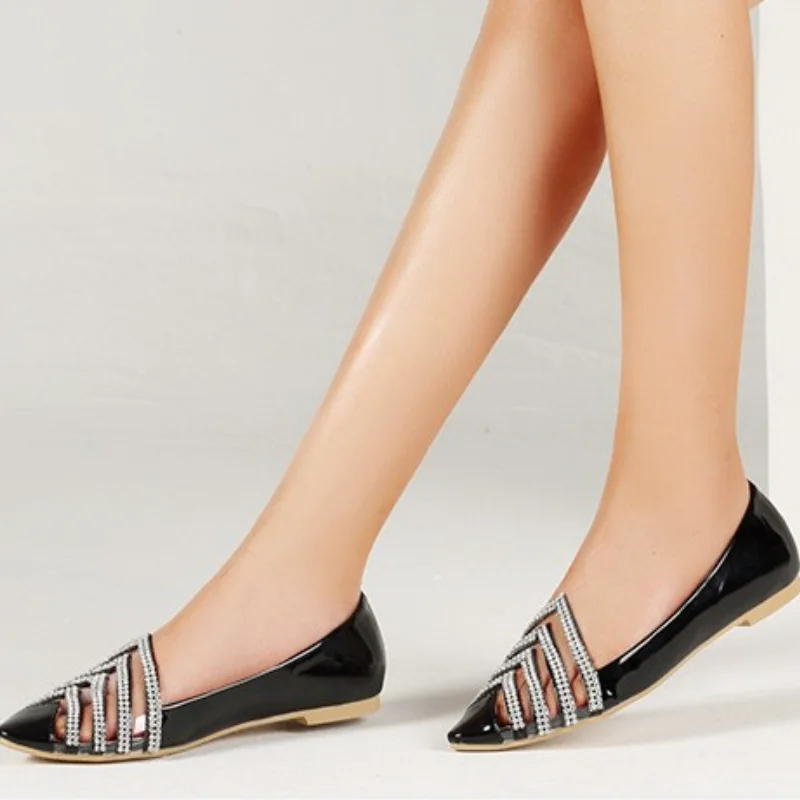 

Туфли женские из лакированной кожи, повседневная обувь на плоской подошве, заостренный носок, без застежки, с вырезами, модные вечерние туфл...