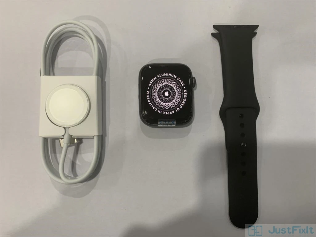 Смарт-часы Apple Watch 4 Series LTE 44 мм спортивные с 2 датчиками сердечного ритма ЭКГ