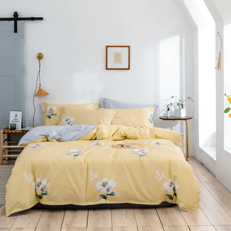 Комплект постельного белья из 4 предметов пододеяльник с белыми желтыми цветами