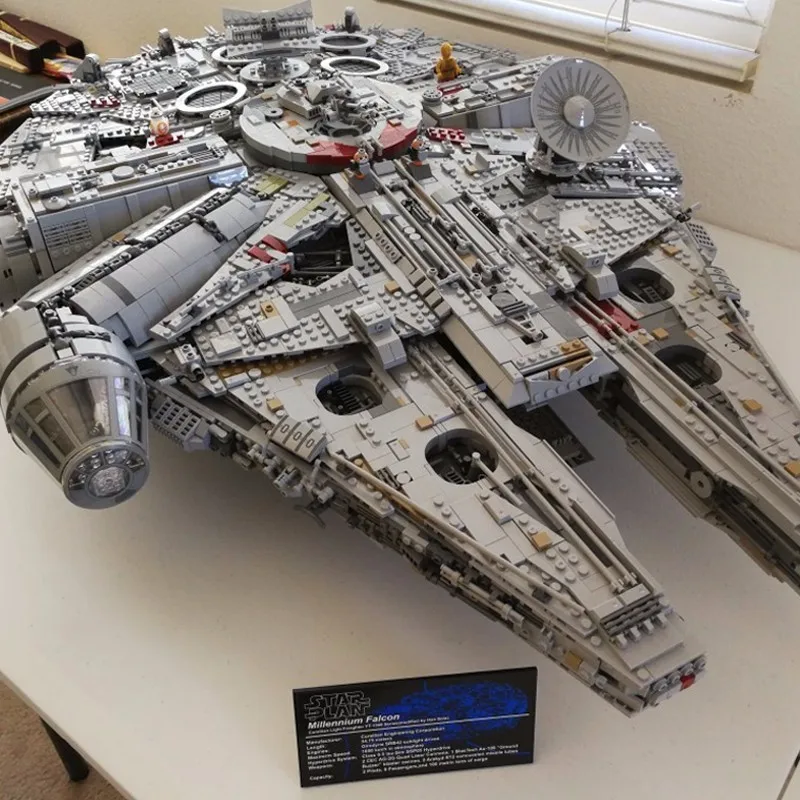 8445 шт. Ultimate Millenaries Falcon флагман сборка орфографическая вставка строительный блок