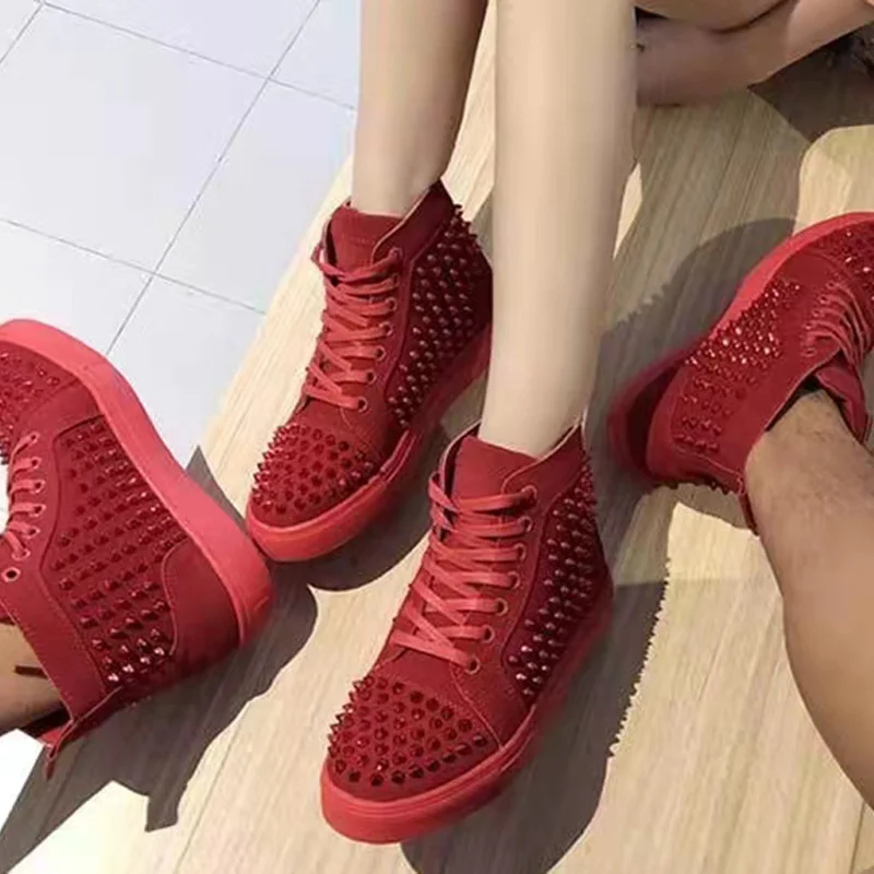 

Женские кроссовки с заклепками, Красные кроссовки на платформе, с вулканизированной подошвой, повседневная спортивная обувь для пар, больш...