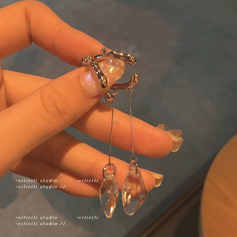 

Gold Sliver Color Metal Geometric Ear Bone Clip Earring No Piercing Ear Stud Tassel Pendant for Women Girls Party Jewelry Gifts