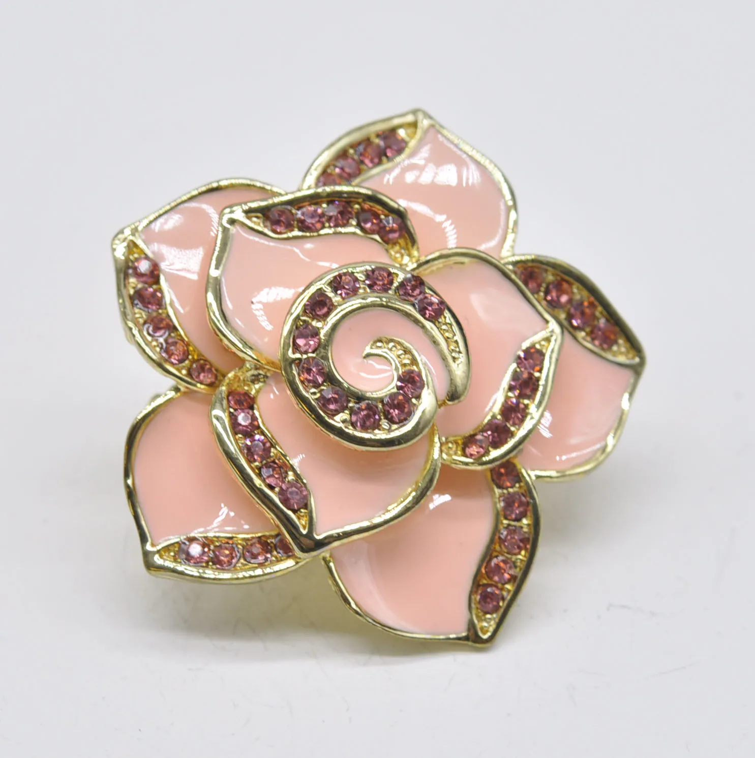 

Женское Винтажное кольцо с розовым фианитом и эмалью