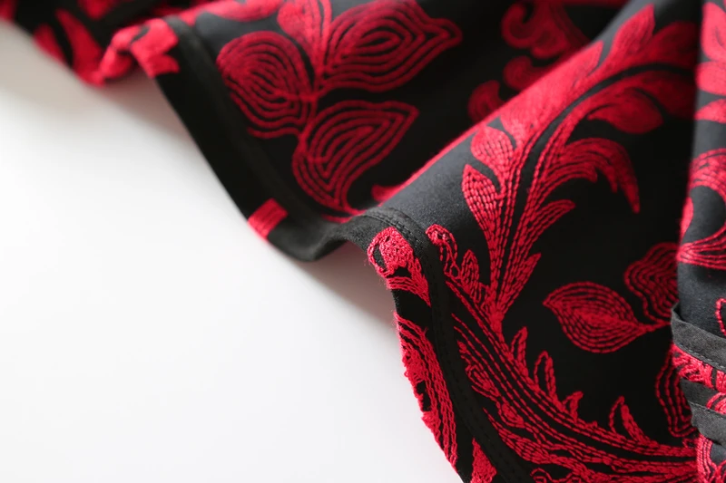 Новое поступление 2019 осенне-зимнее приталенное женское платье с вышивкой в