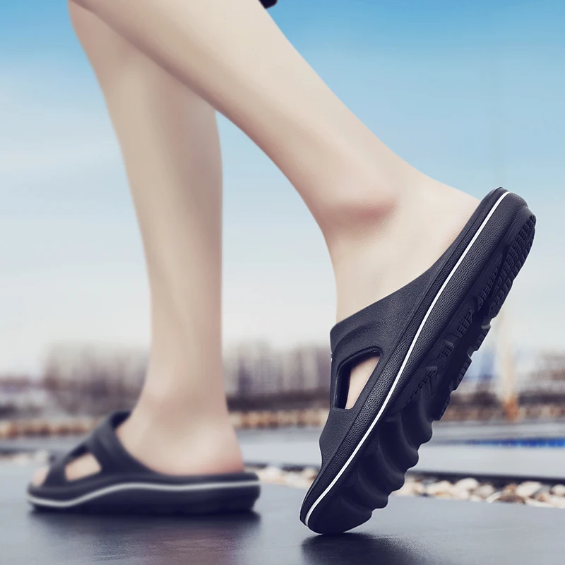 

Summer Men Sandals Household Non-Slip Flat Shoes Black Soft-Soled Bathroom Slippers Simple Casual Beach Shoes