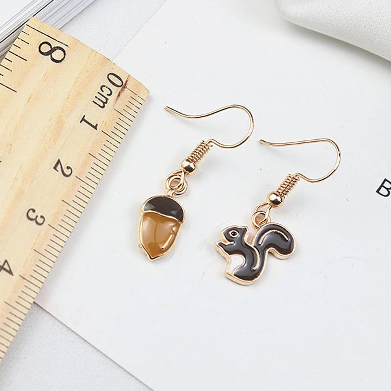 Милые серьги белка и орех из мультфильма для женщин креативная Асимметричная