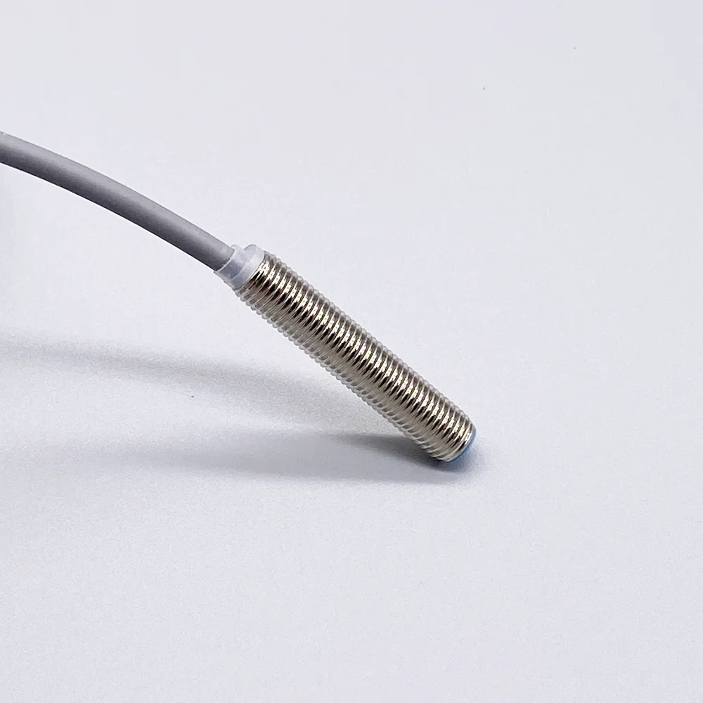 LONGWE IP68 3 жильный M8 Индуктивный бесконтактный выключатель Быстрый отклик схема