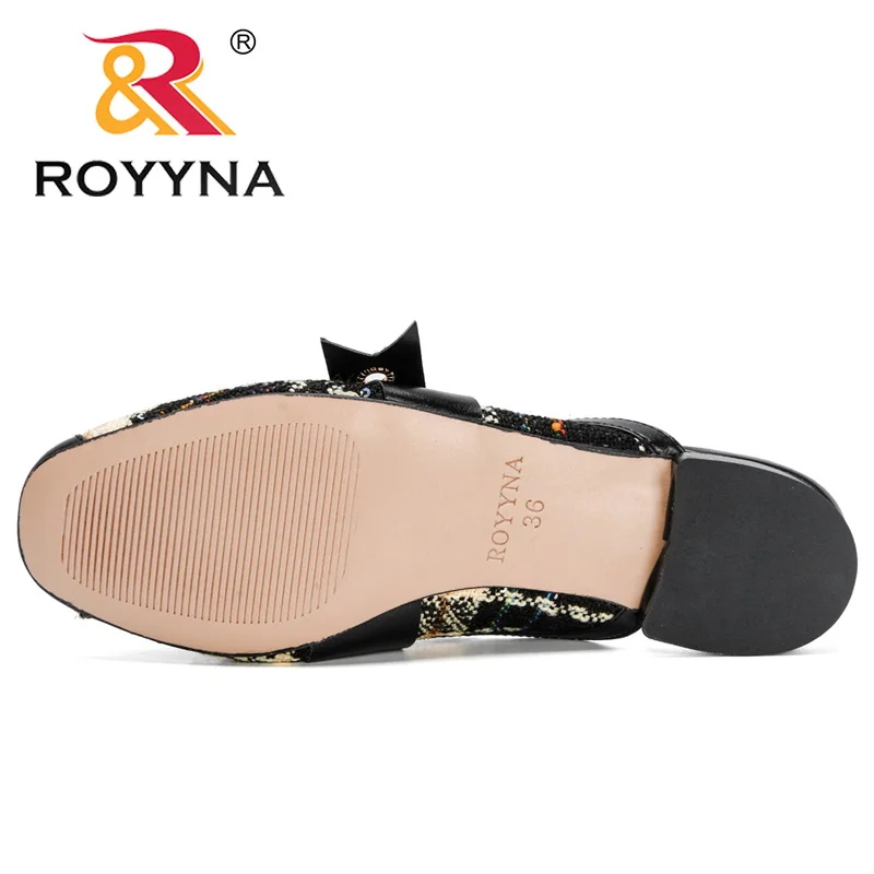 

ROYYNA 2021 New Designers Classics Casual Slippers Canvas Ladies Fashion Flat Sandals Women Outdoor Comfy Slip On Shoes Feminimo