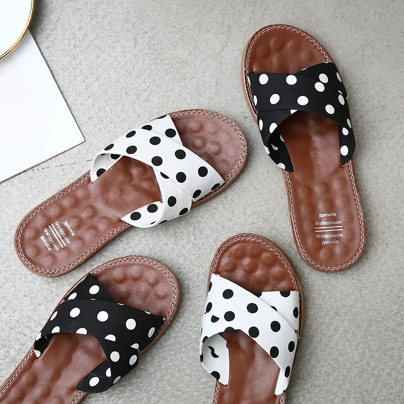 

Slippers Women Summer Beach Shoes Pantofle Low Slides Fashion Sabot 2021 Soft Flat Luxury Casual Fabric PU Rome Rubber Basic Lei