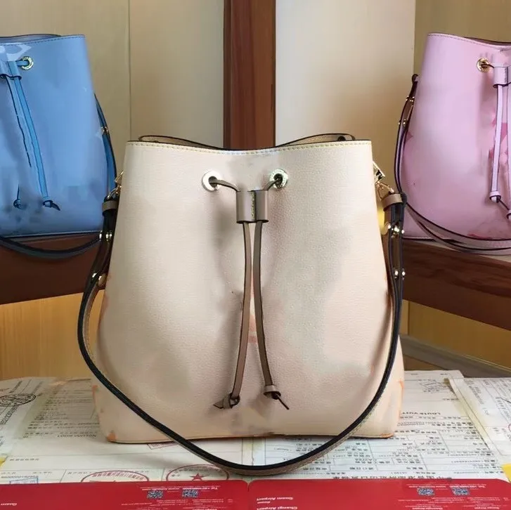 

2021 New Bucket Bag for Women Luxury Designer Handbag Leather Purses and Handbags Shoulder Bag Monogram Giant