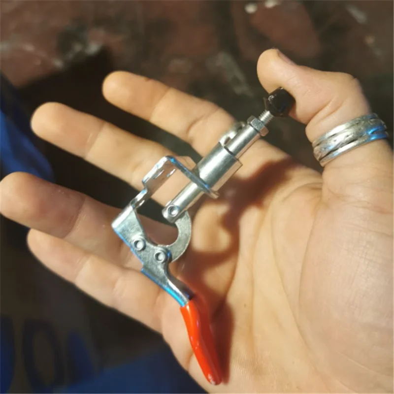 Вертикальный зажим для деревообработки угловой с пластиковой крышкой из ПВХ GH-301A