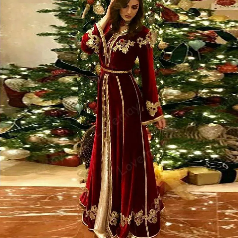 

Burgundy Moroccan Caftan Velour Prom Dresses Long Sleeve Saudi Arabia Muslim Evening Gowns Gold Appliques Lace Dubai Women Dress