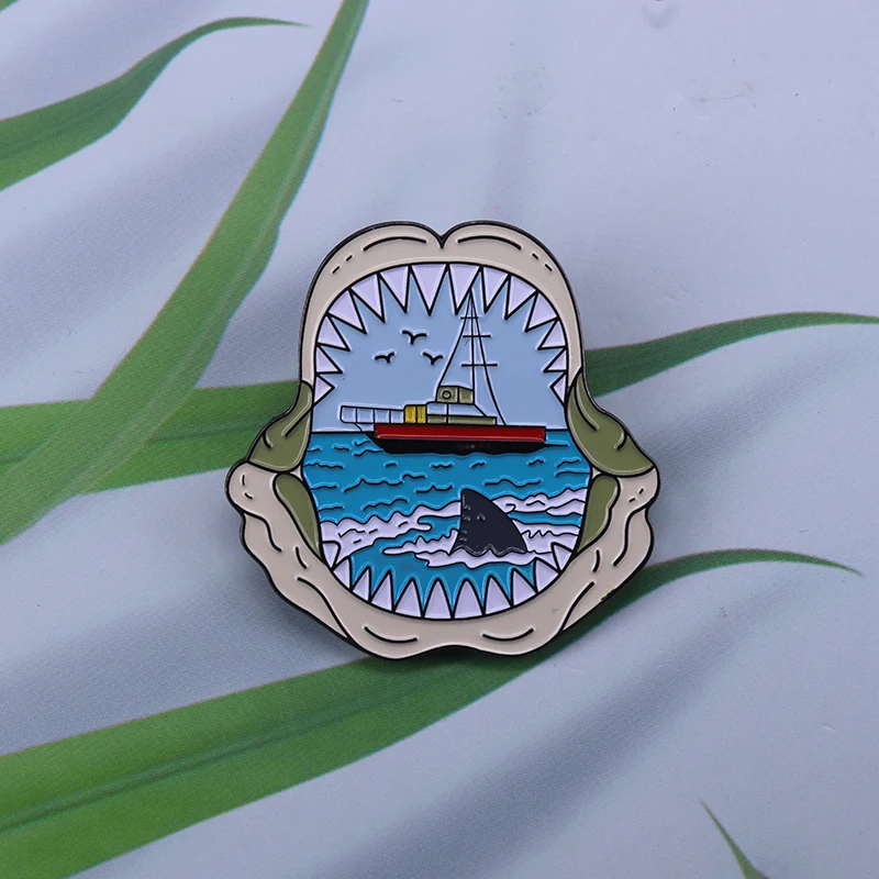 Эмалированная булавка-ветер кажется спокойным, но есть реальная опасность