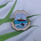 Акулья пасть лодка эмали штырь-это выглядит как ветер спокоен, но есть реальная опасность