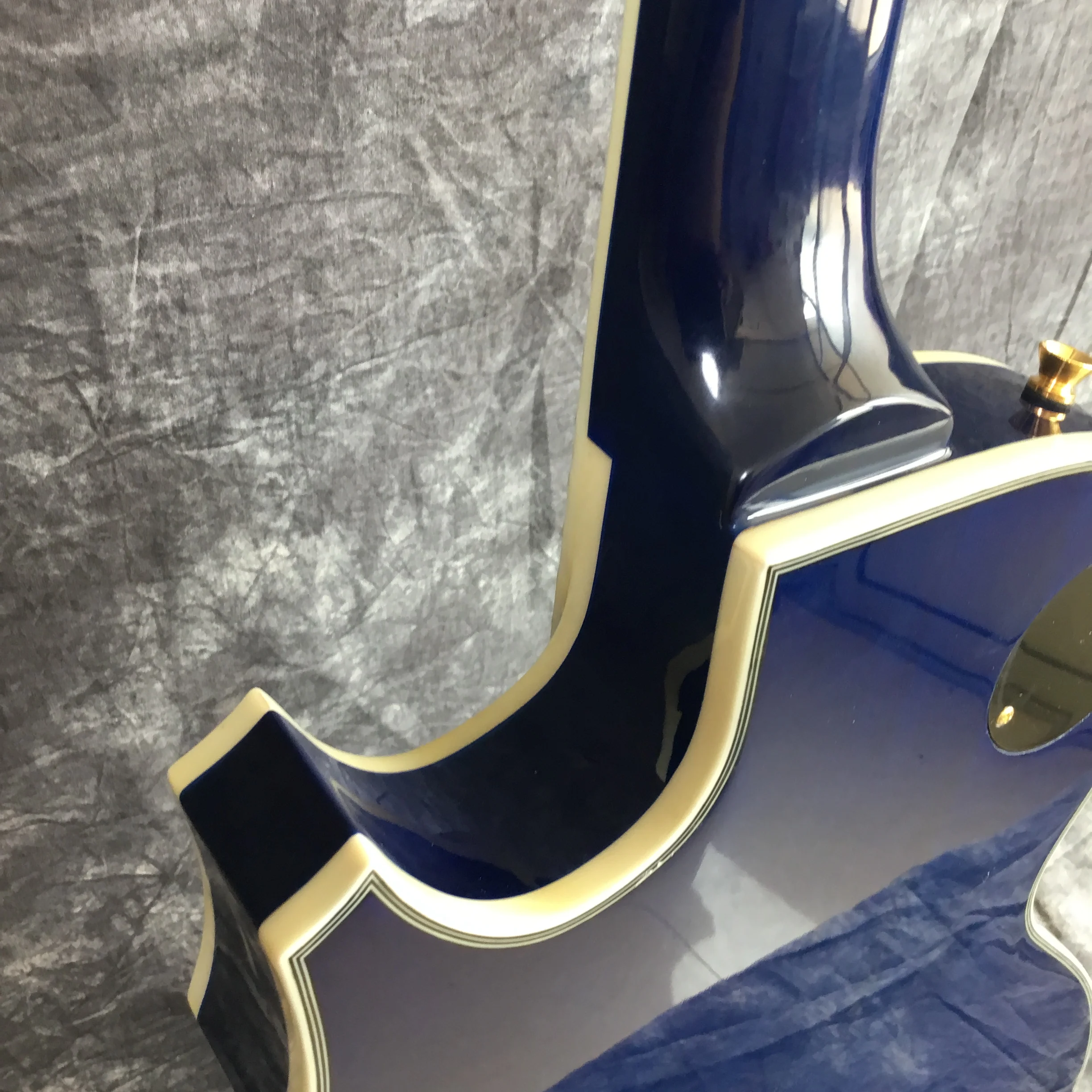 Новая электрическая гитара blue Tiger Flame top золотые аксессуары. Высококачественные 6