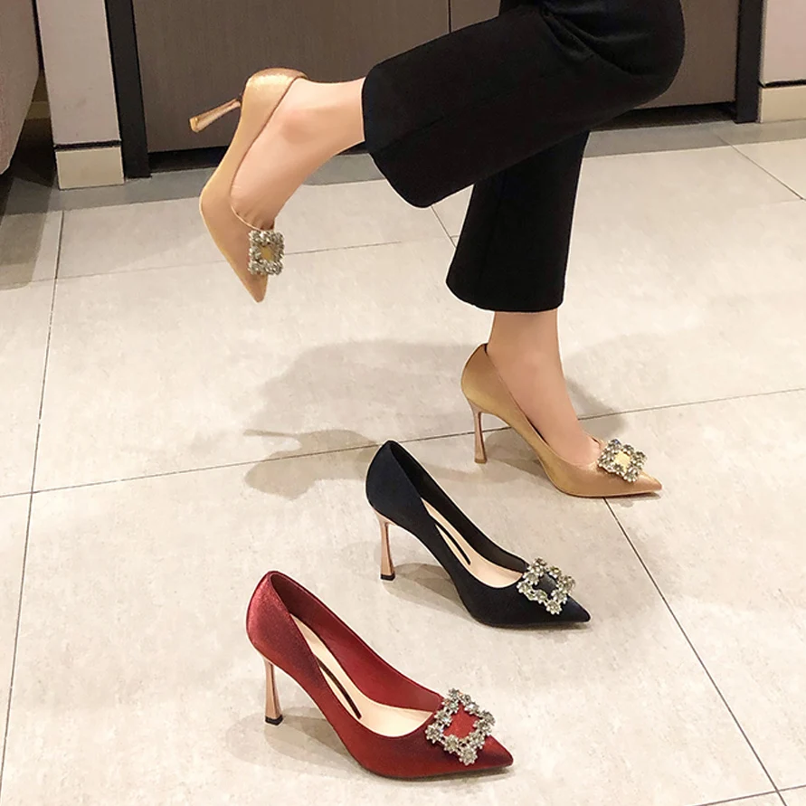 

Женские атласные туфли стразы на высоком каблуке, туфли-лодочки с золотистым покрытием и пряжкой, женские элегантные вечерние туфли, обувь ...