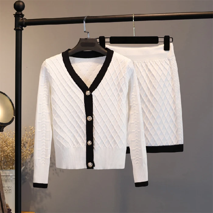 Женский трикотажный комплект из двух предметов: кардиган свитер юбка однотонный