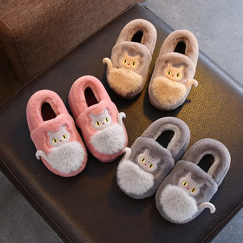 Новые зимние детские хлопковые тапочки с мультяшным дизайном сохраняют тепло