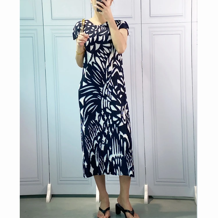 

2021 summer women's thin color block dress Miyak fold Fashion slim slim mid-length short-sleeved dress tide