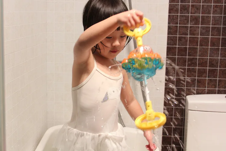 Children's bathroom water toys rotating spray octopus baby shower fountain water toys