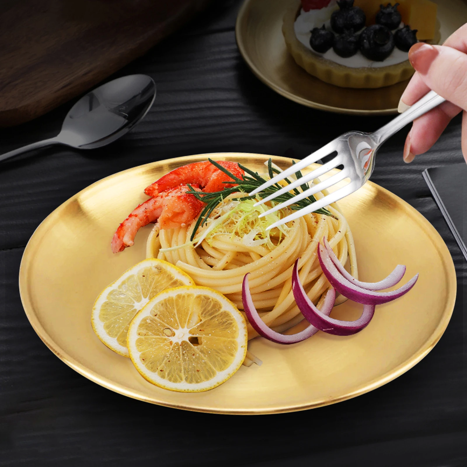 

Golden Stainless Steel Storage Tray Luxury Metal Round Plate Cake Display Metal Kitchen Fruit Plates Photography Prop Home Decor