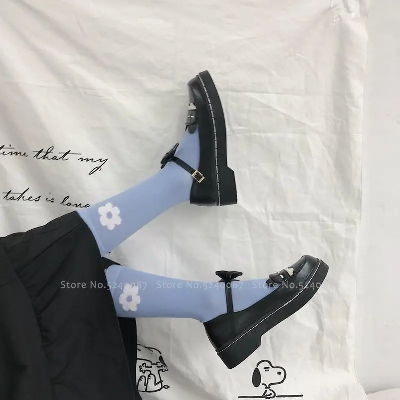 Туфли женские кожаные с кружевом и бантом милая обувь принцессы для девочек в