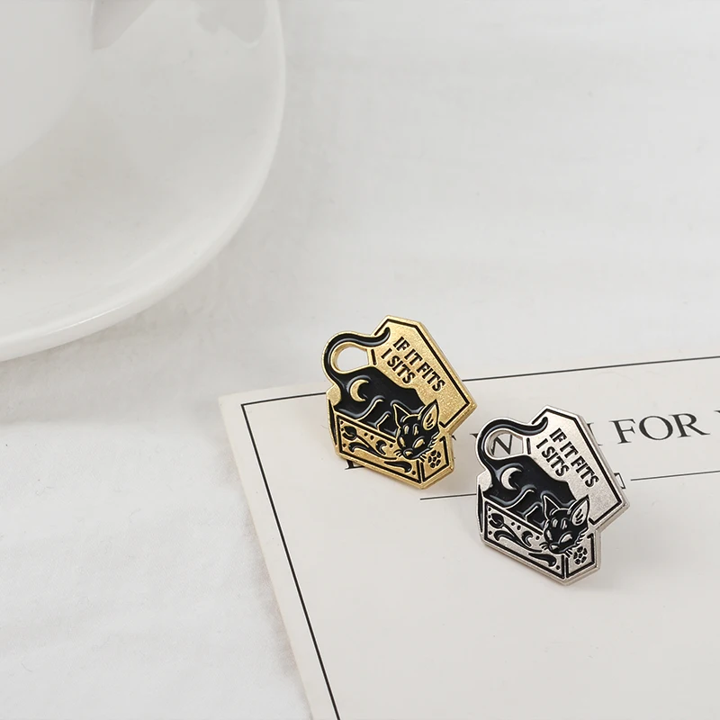 Эмалированная булавка с черной кошкой в коробке если она мне подходит броши