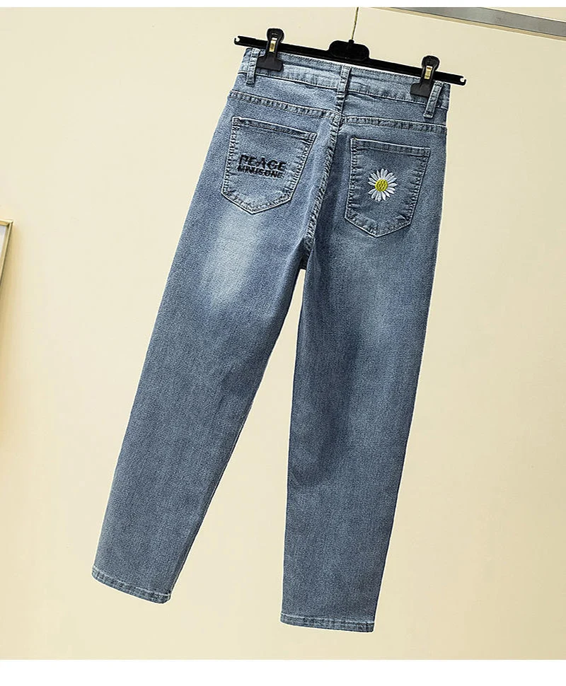 

Small daisy large Jeans Popular in spring and autumn Korean loose student commuting high waist slim quarter pants