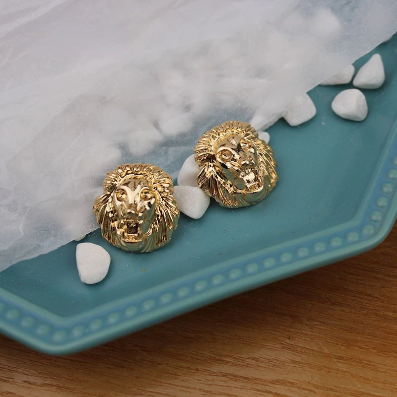 

Retro Emboss lion head Stud Earrings Metal Animal Geometric Earrings For Women Men Fashion Party Punk Accessories