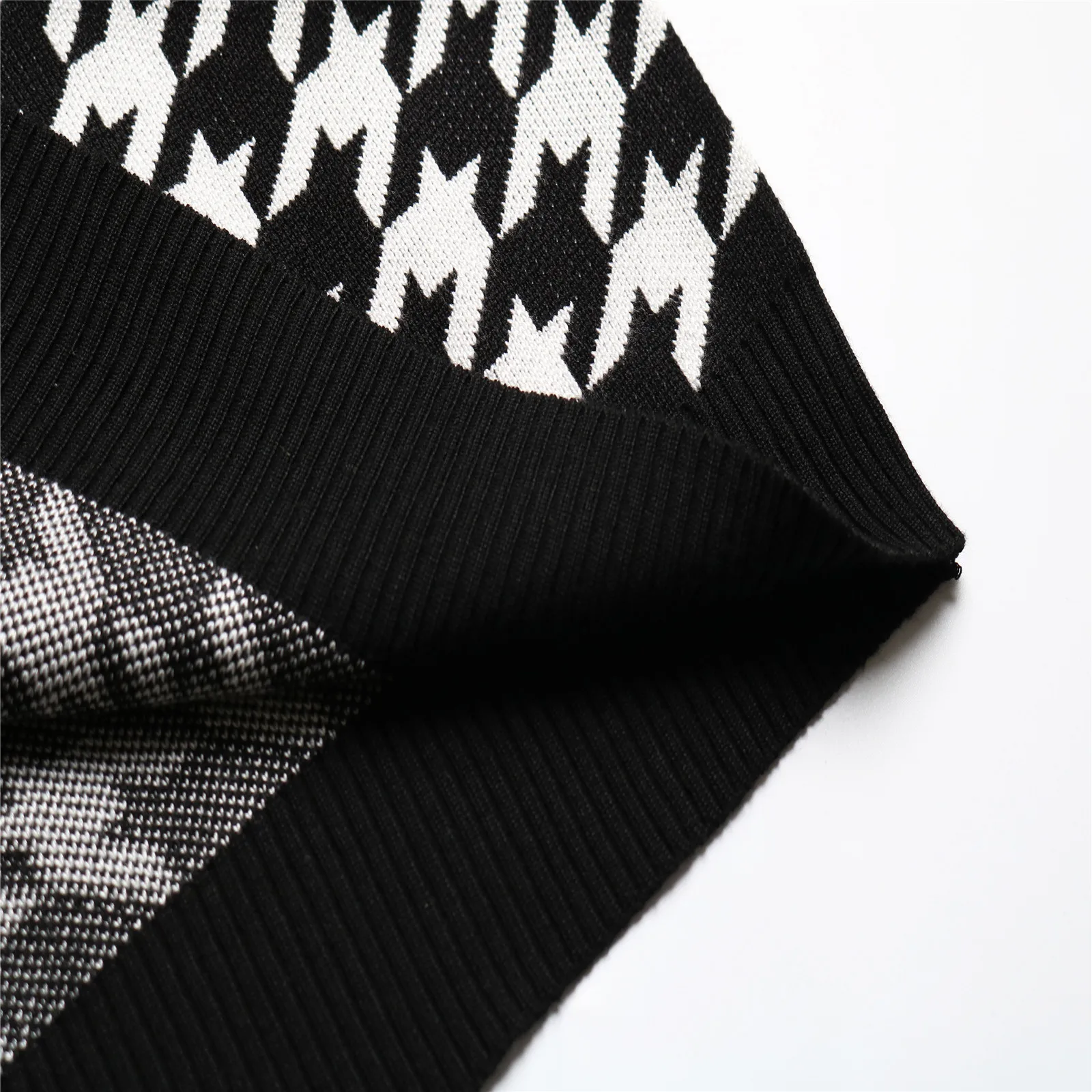 

Women's Knitted Sweater Autumn Winter Long Sleeve Fashionable Loose V Neck Sweaters Ladies Pullover Jumpers For Women Pull Femme