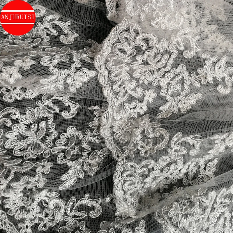 Фата свадебная двухслойная короткая с кружевными краями Белый Тюль кружевной