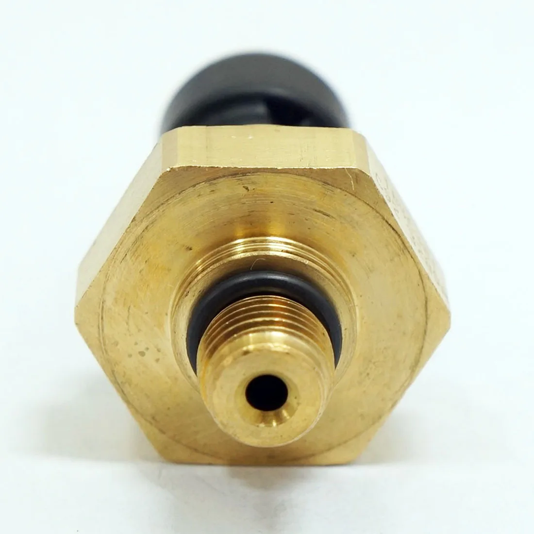 Датчик давления топливного масла высокого качества для Navistar Ford 2008-10 6.4L 1846481C92 |