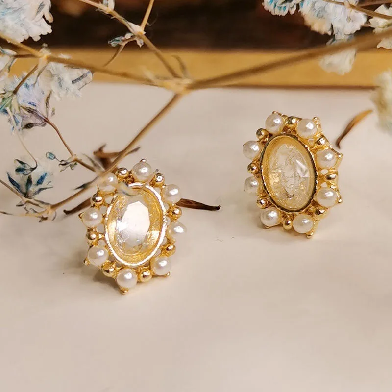 

Retro court exquisite small pearl earrings Joker oval earrings