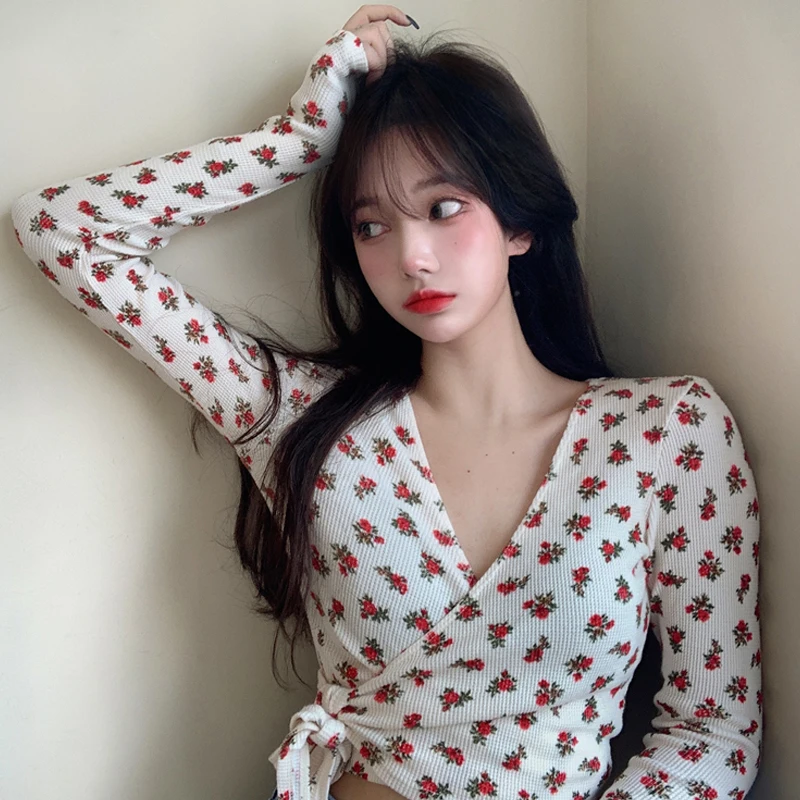 Женский винтажный укороченный топ с цветочным принтом и длинным рукавом