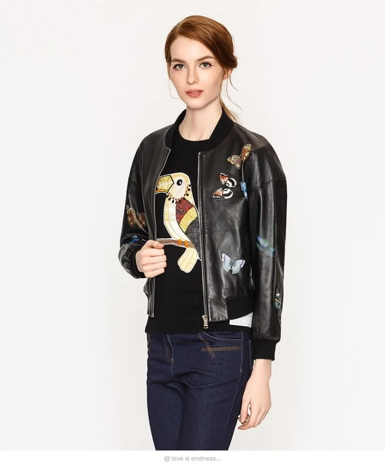 

Женская кожаная куртка из натуральной овечьей кожи с принтом бабочки и вышивкой