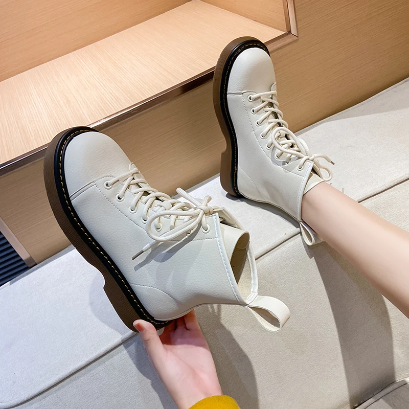 

2021 New Autumn Womens Boots Platform Boots Martin Boots British Style Single Boots Eight-hole Short Boots Plus Size Boots