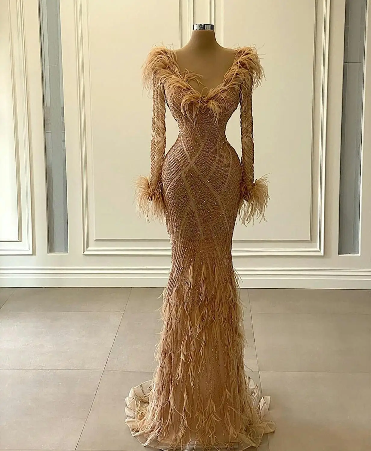Gorgeous Feather Mermaid Prom Dresses 2021 African V Neck Long Sleeve Sequines Evening Dress Formal robes de mariée Gowns