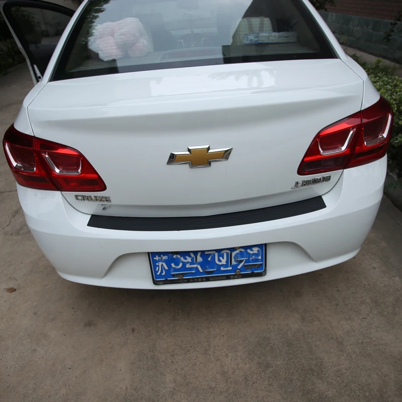 Универсальные ленты для защиты заднего бампера резиновые молдинги AUDI Q3 |