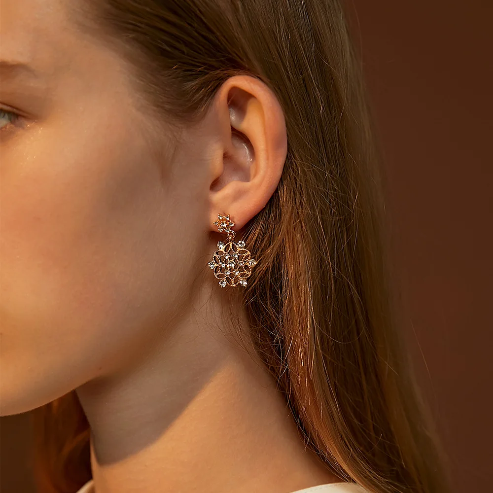 

Fashion Cold Style Golden Petal Snowflake Zircon Pendant Earrings Eardrops Women's Ear Ornaments Jewelry Accessory Birthday Gift
