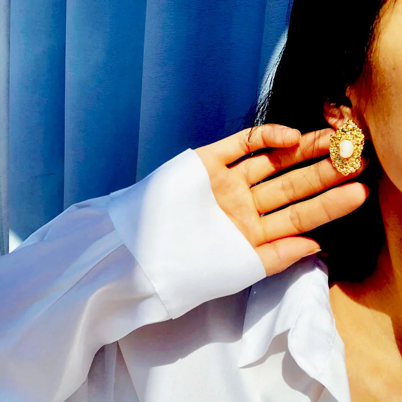 

F.J4Z 2021 Trend Earrings for Women Golden Irregular Alloy Simulated Pearl Statement Earring Lady Party Jewelry Gifts Dropship